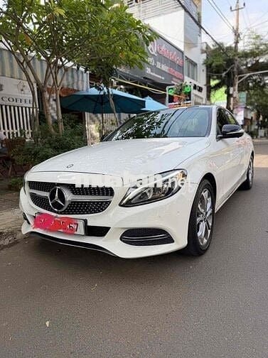 Mercedes-Benz C-Class Trắng Kem - Bản Full