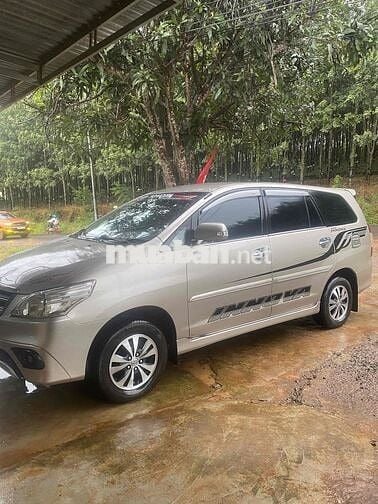 Toyota Innova 2016 2.0E - 123000 km