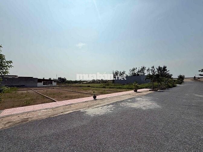 lô góc diện tích 103m2 mặt tiền 5.8m bãi tắm quất lâm nam định