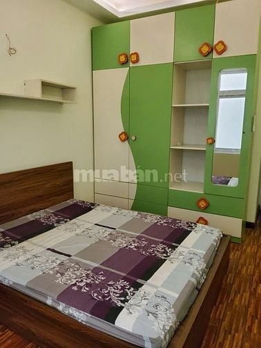 Cho thuê phòng 25m2, tầng 3, ngõ phố Thái Thịnh, Đống Đa, có chỗ để xe