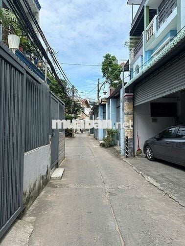 Cho thuê nhà phố hẽm BMT, 1 trệt 2 lầu ( 3x14m), 3PN 3WC, Nhà mới 100%