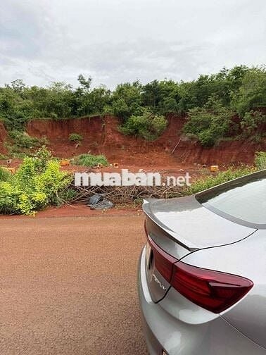 Cần bán view hồ + núi mặt tiền đường nhựa thích hợp kinh doanh