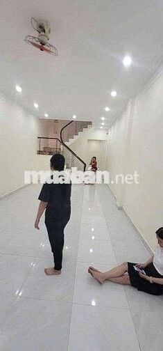 Nhà gần nhà thờ Tân Định. Dt 4x20m 1 lầu. Giá chỉ 22