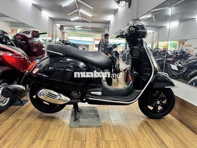 Piaggio GTS300 đời 2023 odo 9 nghìn km bstp