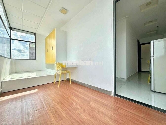 PHÒNG MỚI XÂY CÓ BAN CÔNG CỬA SỔ TRUNG TÂM PHÚ NHUẬN