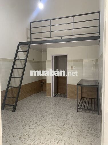 Phòng nhà mặt tiền sáng thoáng mát không chung chủ dư sức đậu ô tô