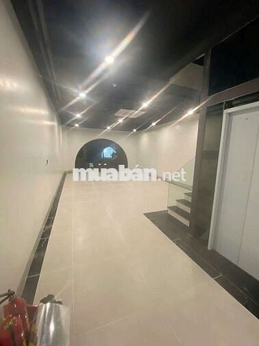 Cho thuê shophouse 5 tầng diện tích 500 m giá 35 triệu Vinhomes GL