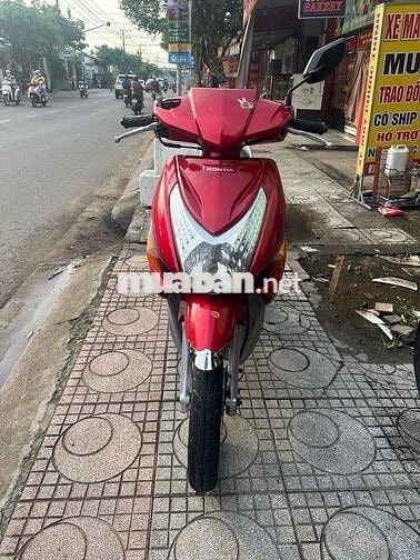 Honda Click màu Đỏ ( xe tay ga giá rẻ)