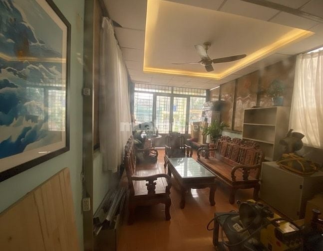 Q.8 / Đường trước nhà 10m / 4m x 15m / 8.x TỶ / 3 TẦNG / MTKD