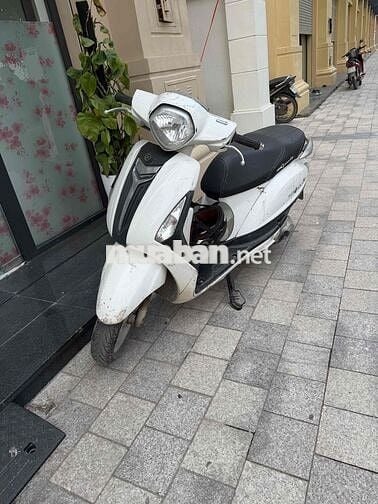 Grande trắng 2015 (k zin tặng xe) 1 chủ từ đầu