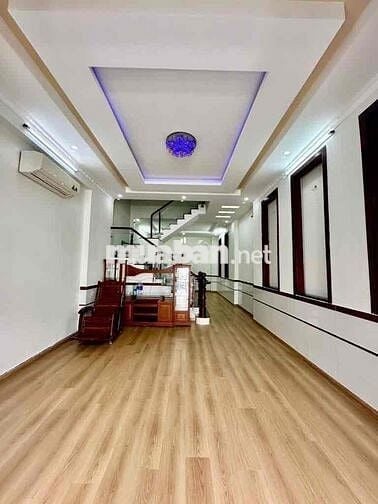 Bán nhà 3 tầng gần Phạm Văn Đồng, 65m2, HXH, giá 6.1tỷ Thủ Đức. gấp