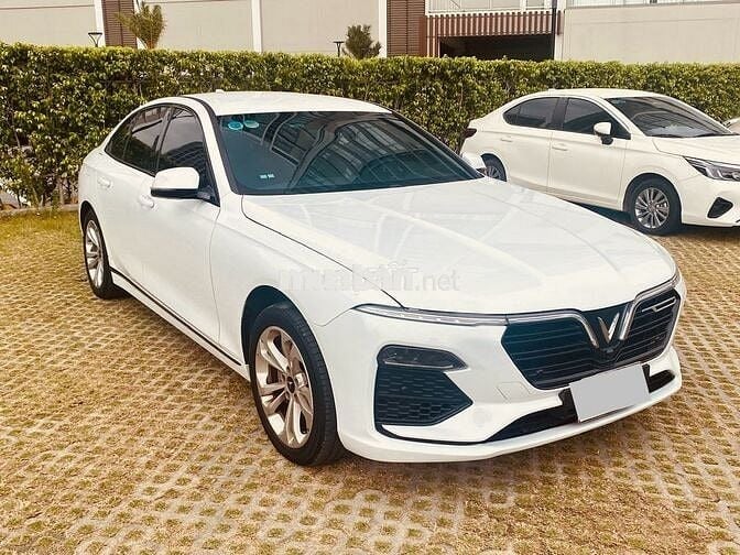 VinFast Lux A2.0 2022 A2.0 Tiêu chuẩn - 23878 km