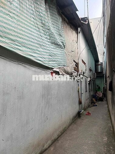 Bán đất  tặng nhà ,ngay cổng sau công viên phần mềm Quang Trung