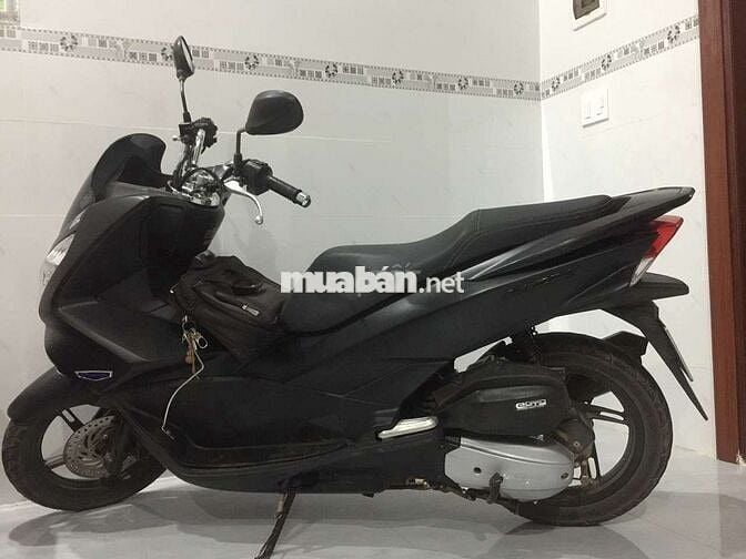 Muốn bán xe tay ga pcx màu đen, sử dụng 2017