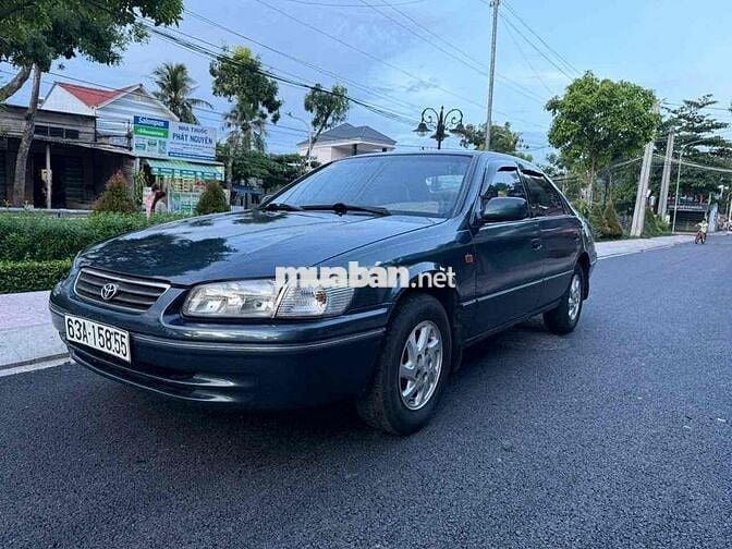 Toyota Camry 1999 - form đèn bông