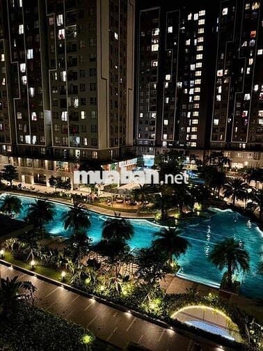 Cho thuê 69m2 - giá 10 triệu - full nội thất - có bancon lớn