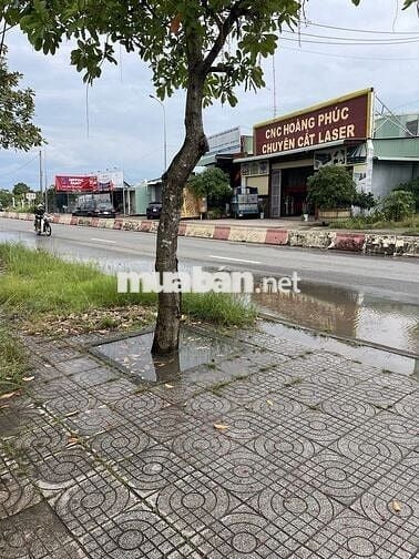 Bán nhà mặt tiền hai mặt tien nha long đien