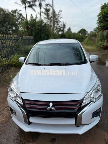 xe 2023 Premium 1.2 CVT - 15000 km