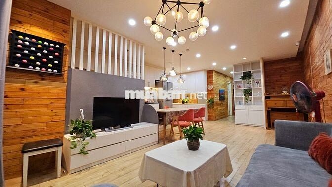 Cho thuê gấp Golden Palace, Mễ Trì 120m2 3PN nội thất đẹp giá 17tr/th