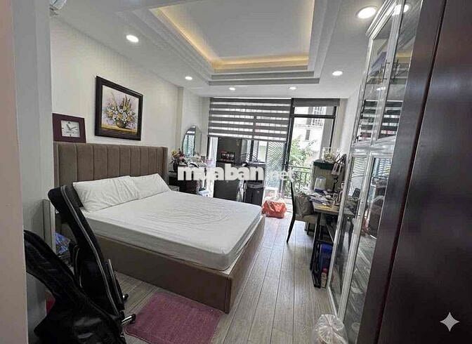 Căn hộ full tiện nghi, cửa sổ bancon thoáng ở trung tâm PN