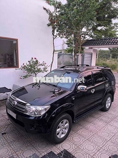 Toyota Fortuner 2010 2.5 G Máy dầu số sàn