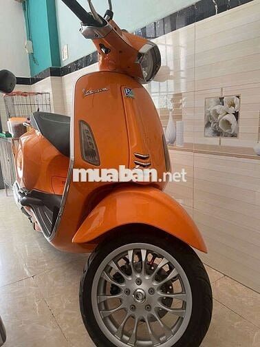 Piaggio Vespa Sprint 125cc màu Cam