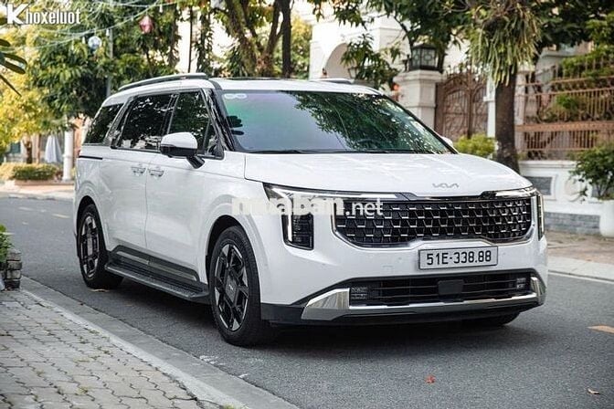 Kia Carnival model 2025 Signature 12000 km Trắng