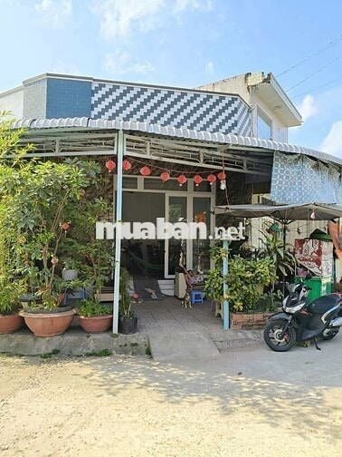 Nhà hai mặt tiền dt75m. 2 phòng ngủ. KDC Long Bình Long kiến An Giang