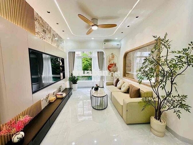 Bán Sky Garden 3 70m2 2PN 2WC giá 5,8ty nhà mới 100%