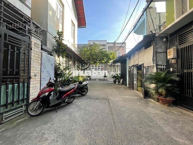 Bán nhà 2 tầng, 48m2, 4 x 12, hxh thông ngay đường Mã Lò. Giá 4.8 tỷ.