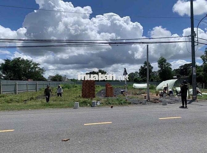 Cần tiền xoay việc nên bán lô đất cực đẹp ngay mặt tiền Xã Phước Hiệp