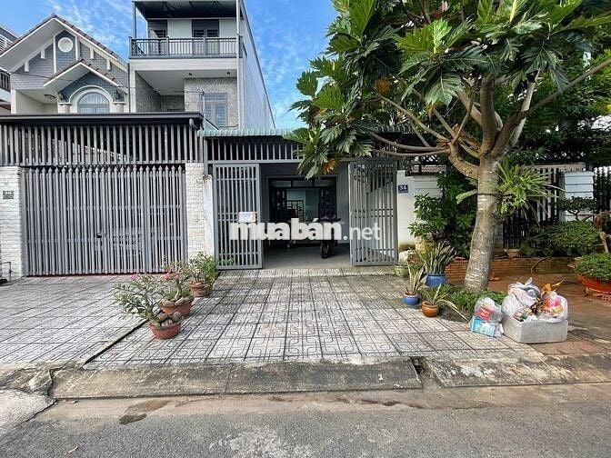 Cho thuê nhà khu dân cư, diện tích 75m2, 2 phòng ngủ, nội thất đày đủ