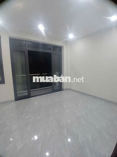 CHO THUÊ NGUYÊN LẦU 1 ( 2 PHÒNG NGỦ ) , GẦN ĐH CÔNG NGHIỆP ( 300M )