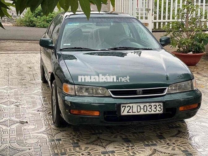 Honda Accord 1995 2.0 MT - 200000 km