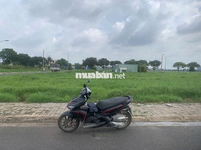 Bán Gấp Đất Lai Uyên Bàu Bàng 300m2 giá 450tr.Xây trọ cho thuê được