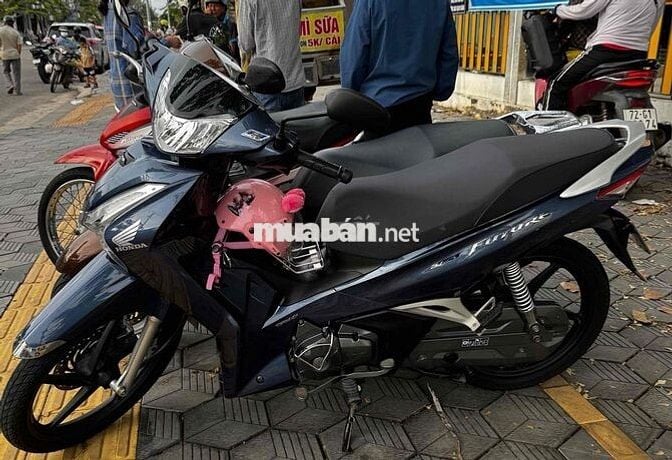 Bán Fu lướt hơn 1v8 km