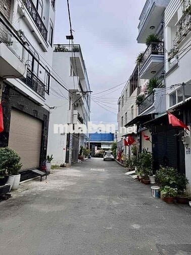 Nhà phố 4 tầng mới full nội thất hẻm xe tải đậu trước cửa Thạnh Xuân