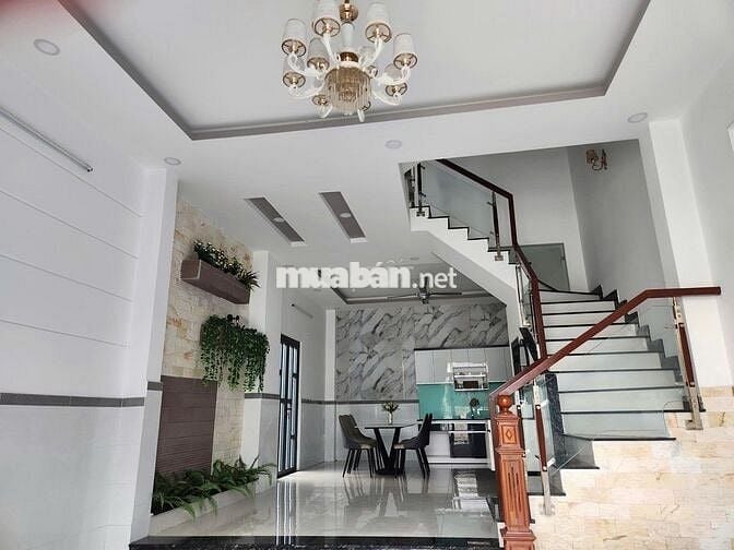 BÁN NHÀ 4 TẦNG GÓC 2 MẶT TIỀN, VỊ TRÍ GẦN CHỢ THỦ ĐỨC, 90M2 GIÁ 13.5TỶ