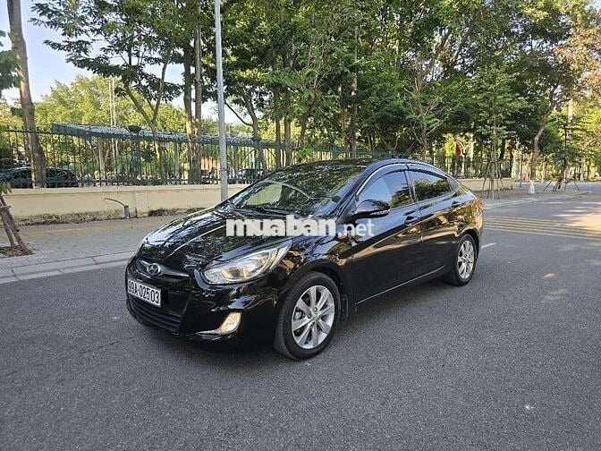 Bán Hyundai Accent một chủ từ mới 2012 siêu đẹp