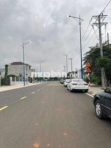 CHỦ GỬI BÁN GẤP LÔ ĐẤT SIÊU ĐẸP NGAY ĐƯỜNG 25 HÒA LONG 100M2/1TY230