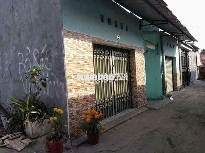 Cần bán căn nhà cấp 4 và 9p trọ dt 210m ngang 10