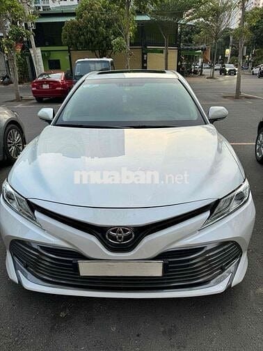 Toyota Camry 2020 2.5Q - 100000 km