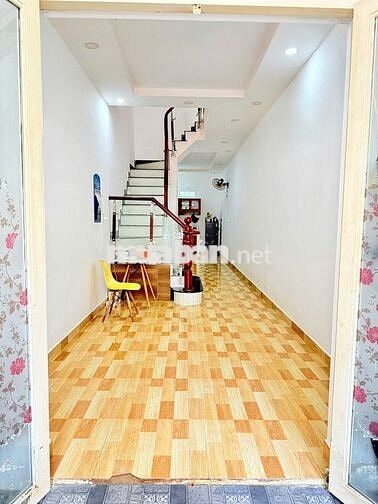 Cho thuê nhà nguyên căn 2 phòng ngủ, 2 nhà vệ sinh. 1 trệt 1 lầu.