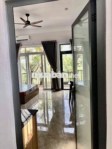 Căn hộ view ban công view cực đẹp.an ninh siêu tốt