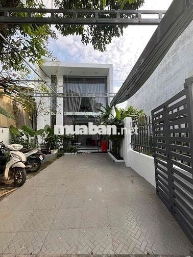 NHÀ 1TRÊT 1GÁC ĐÚC, SỔ R THỔ CƯ 118m2, 3P NGỦ, GẦN QL1A và GX BẮC HOÀ.