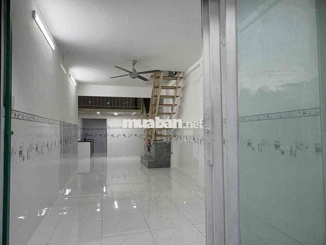 Nhà mặt tiền trệt lầu 3,5*14; có 2 máy lạnh tiện kinh doanh