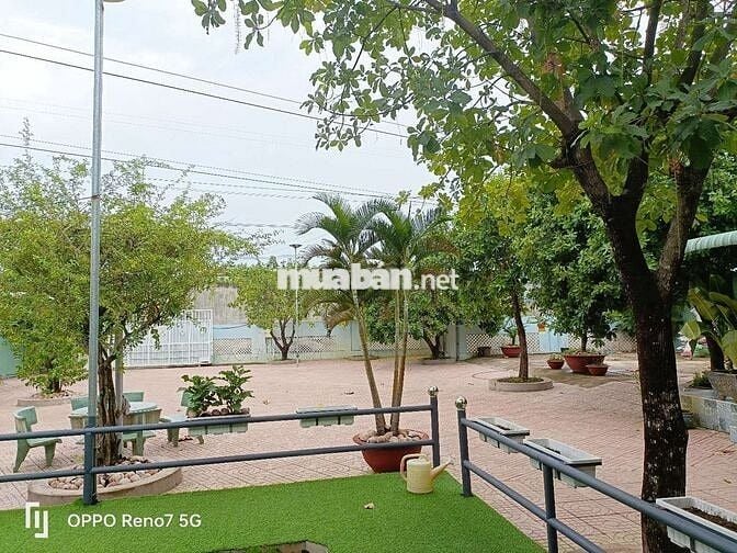 Mặt bằng rộng, thoáng mát, sạch sẽ gần vòng xoay cổng 11 Đồng Nai