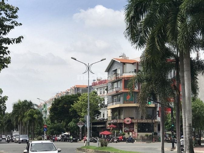 Bán nhà 7,5x20 Him Lam Kênh Tẻ mặt tiền Hoàng Trọng Mậu