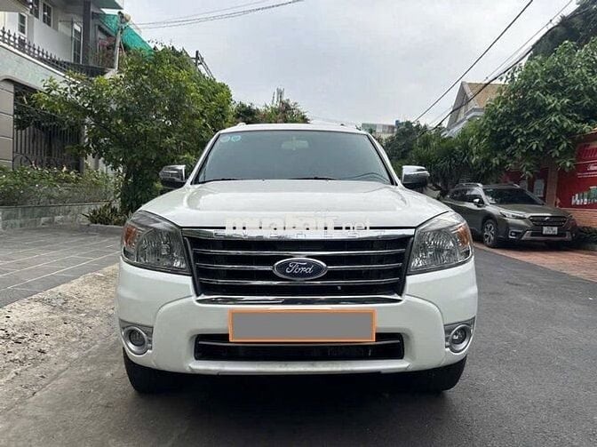 Ford Everest Limited 2011 số tự động máy dầu