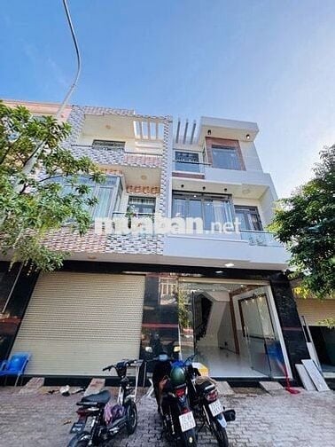 NHÀ MẶT TIỀN VINCOM DĨ AN – ĐƯỜNG 20M-75M² GIÁ 7 TỶ (~93.3TR/M²) –